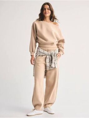 Abercrombie & Fitch Green Sunday slash neck Sweatshirt and wide leg sweatpants